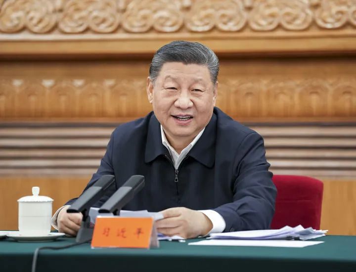 2月17日，中共中央总书记、国家主席、中央军委主席习近平在京出席民营企业座谈会并发表重要讲话。新华社发（占政 摄）