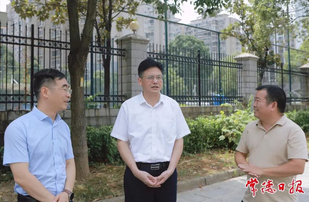 市委书记罗毅君调研金叶花园智慧停车场项目