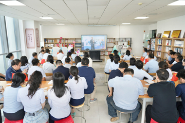 【书香•财鑫】读书有厚度，思考有深度