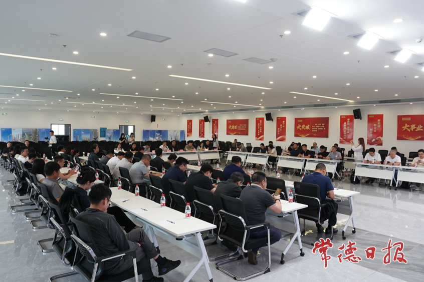 硬科技冠军营学员走进中联重科开展座谈交流会